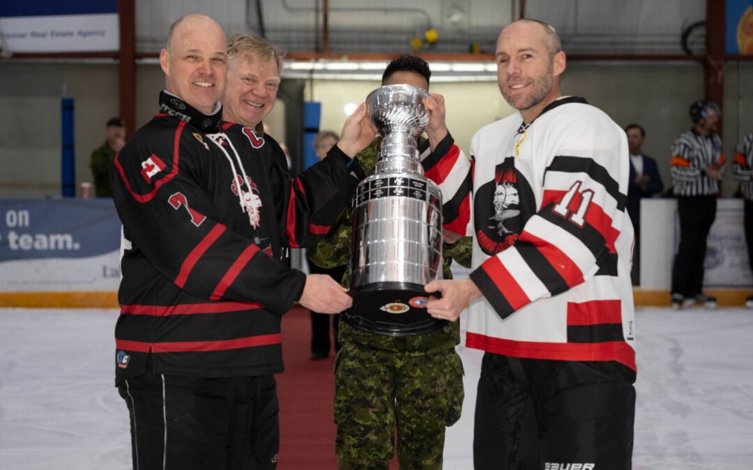 Galerie de photos: 2023 Officier vs MR jeu de hockey sur glace