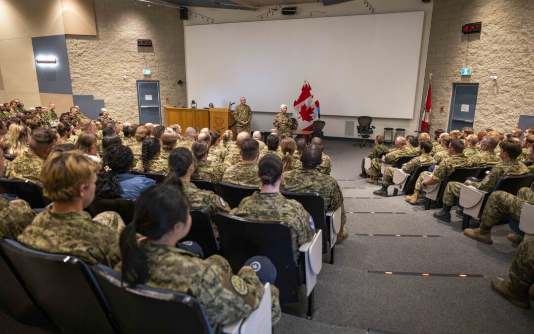 Chief of the Defence Staff visits Cold Lake