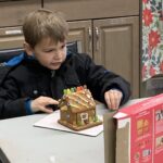 L’évènement « Gingerbread Junction » apporte la magie des Fêtes aux familles de la 4e Escadre