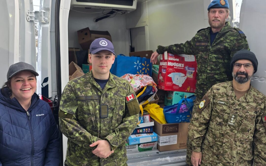 Le programme des paniers de Noël et de l’Arbre des anges de la 4e Escadre apporte une aide des Fêtes à l’échelle de la BFC Cold Lake