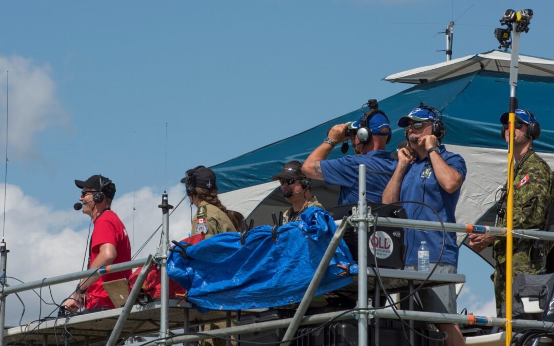 Chef d’orchestre dans le ciel : vue de l&rsquo;intérieur du travail de l&rsquo;Air Boss au spectacle aérien de Cold Lake