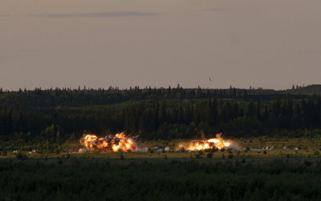 Entraînement intensif des forces aériennes et terrestres à la BFC Cold Lake dans le cadre de l’exercice MAPLE STRIKE